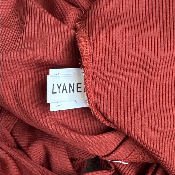 D218 NWOT LYANER Cut Out Twist Knot Front Ruched Bodycon Tank Mini Dress Size: S - Picture 4 of 6